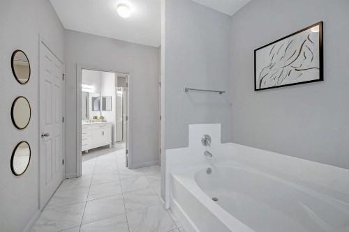 Near Disney - Spacious 3BR - Pool and Hot Tub! - image 11