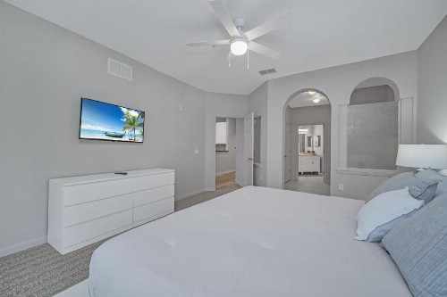 Near Disney - Spacious 3BR - Pool and Hot Tub! - image 12