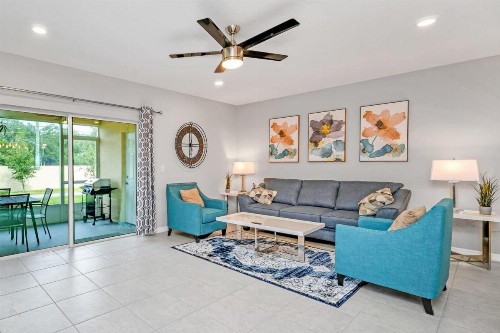 Spacious 3BR Holiday Home - Pool and BBQ! - image 14