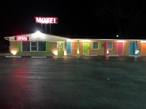 Laci's Country Inn - Knob Noster