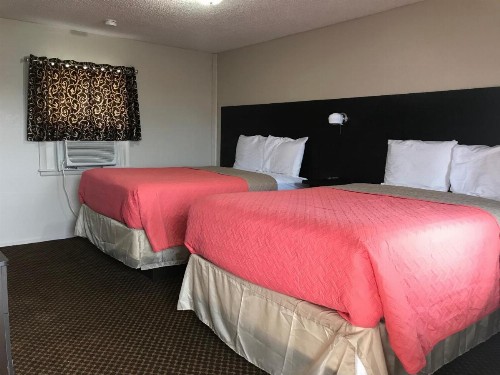 Laci's Country Inn - Knob Noster - image 6