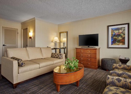 Hilton Knoxville - image 27