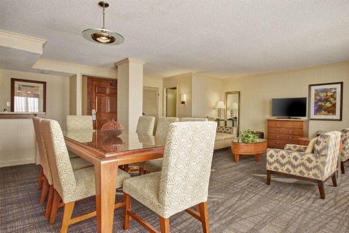 Hilton Knoxville - image 29