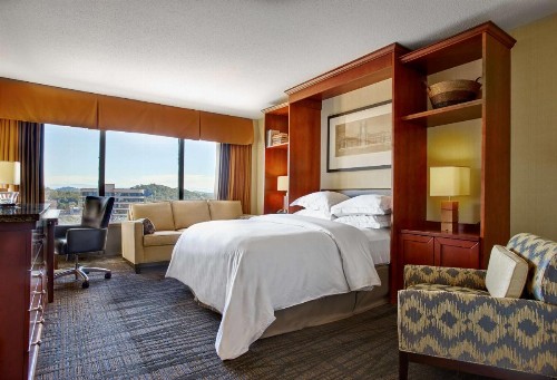 Hilton Knoxville - image 31