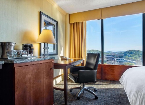 Hilton Knoxville - image 32