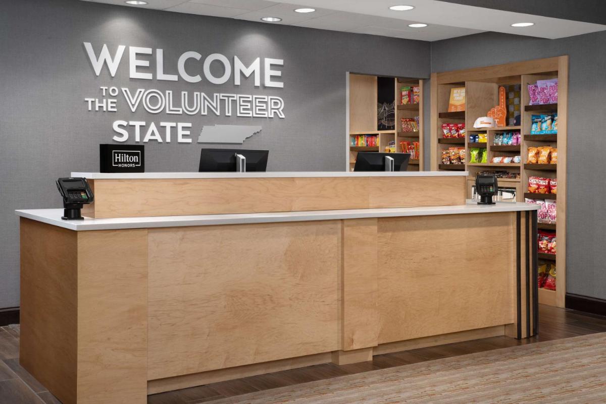 Hampton Inn & Suites-Knoxville/North I-75 - image 3