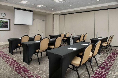 Hilton Garden Inn Knoxville West/Cedar Bluff - image 38