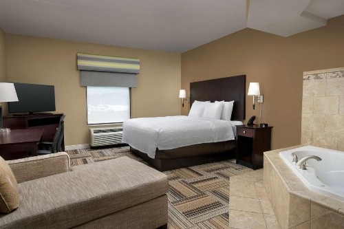 Hampton Inn Knoxville-East - image 11