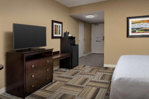 Hampton Inn Knoxville-East - image 18