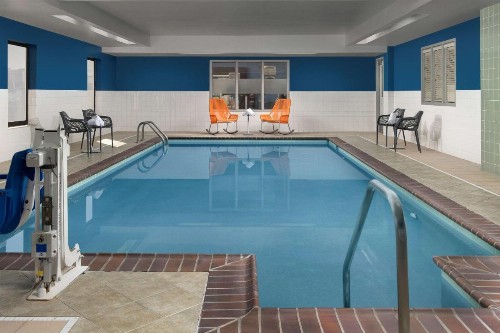 Hampton Inn Knoxville-East - image 2