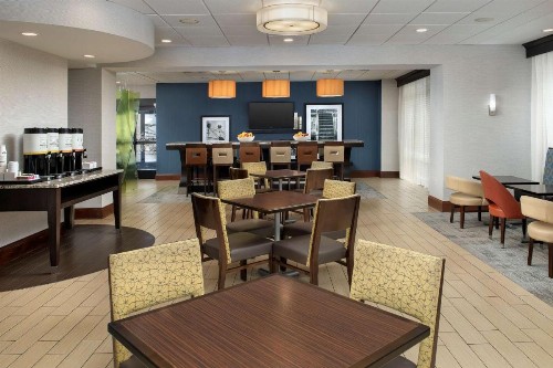 Hampton Inn Knoxville-East - image 3
