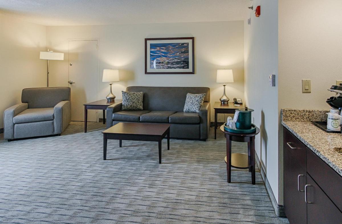 Holiday Inn Knoxville West - Cedar Bluff an IHG Hotel - image 5
