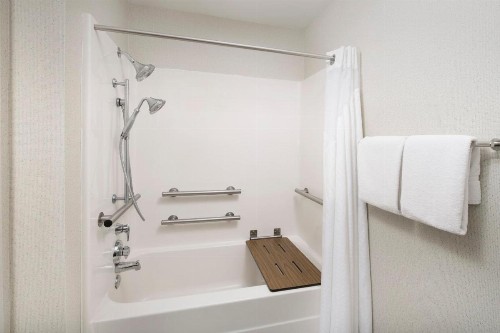 Holiday Inn Express Knoxville-Strawberry Plains an IHG Hotel - image 48