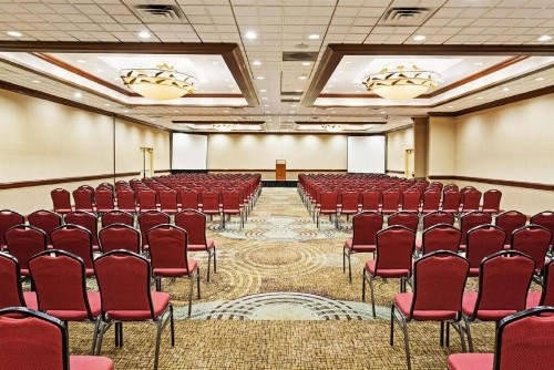 Crowne Plaza Hotel Knoxville an IHG Hotel - image 9
