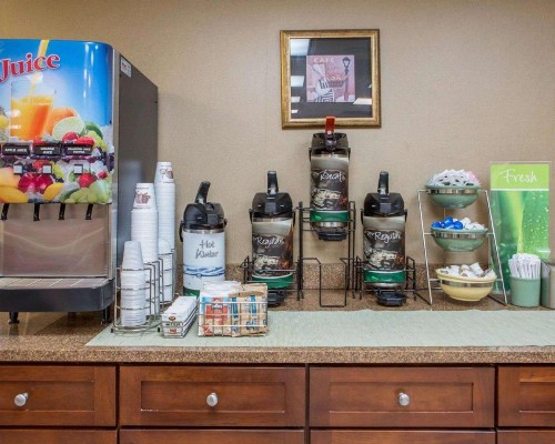 Quality Inn Merchants Drive - image 22