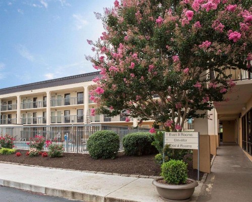 Quality Inn Merchants Drive - image 24