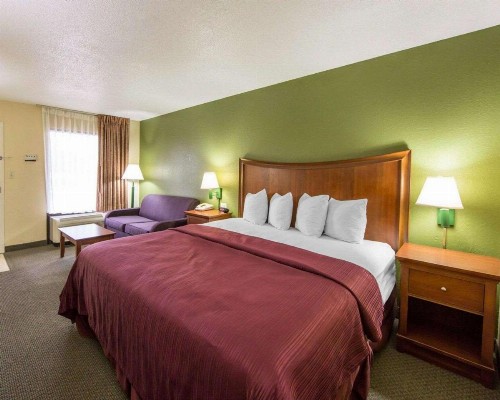 Quality Inn Merchants Drive - image 26
