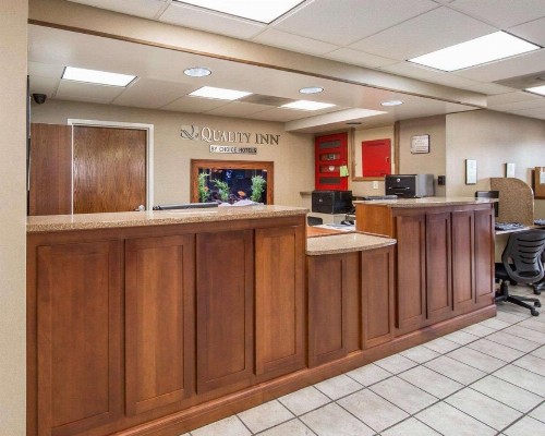 Quality Inn Merchants Drive - image 5
