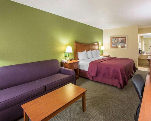 Quality Inn Merchants Drive - image 6