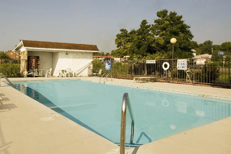 Americas Best Value Inn and Suites Knoxville - image 7
