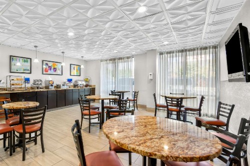 Best Western Knoxville Suites - Downtown - image 25