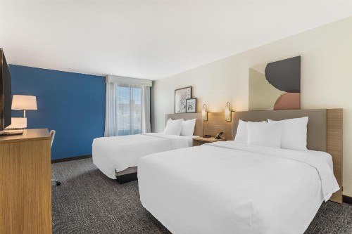 Clarion Inn & Suites near Downtown - image 16