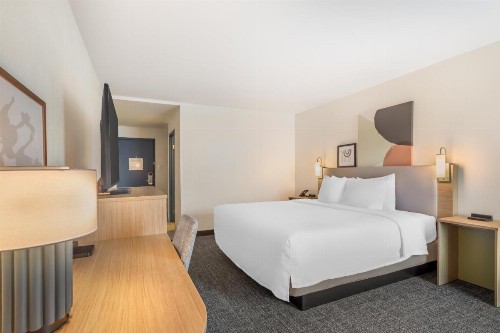 Clarion Inn & Suites near Downtown - image 18