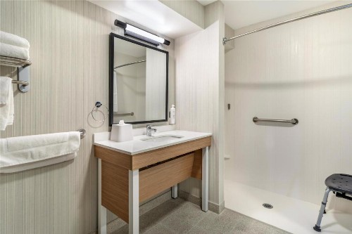 Clarion Inn & Suites near Downtown - image 36