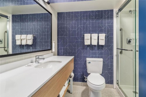 Clarion Inn & Suites near Downtown - image 39
