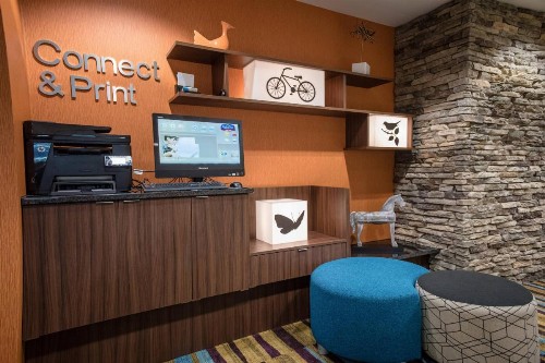 Fairfield Inn & Suites by Marriott Knoxville/East - image 11