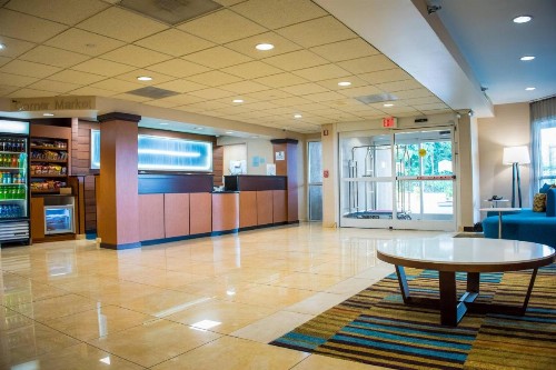 Fairfield Inn & Suites by Marriott Knoxville/East - image 4