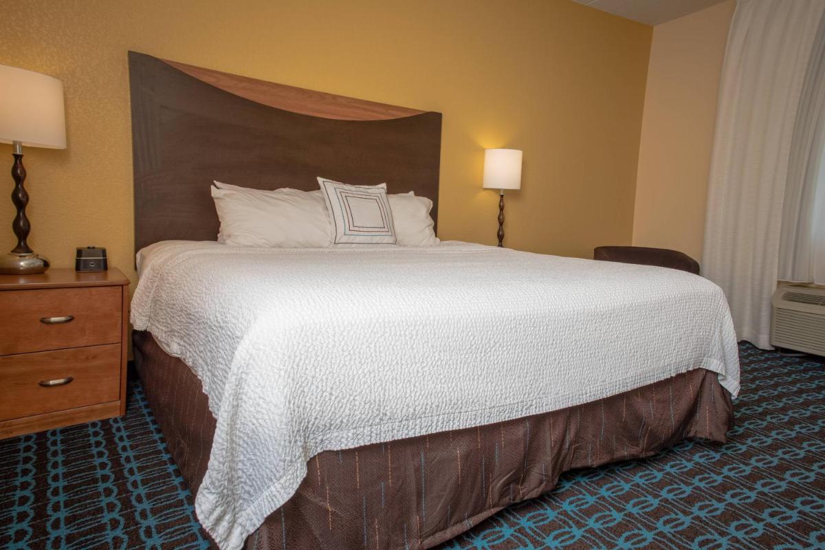 Fairfield Inn & Suites by Marriott Knoxville/East - image 7