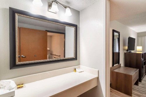 Best Western Plus Knoxville Cedar Bluff - image 27