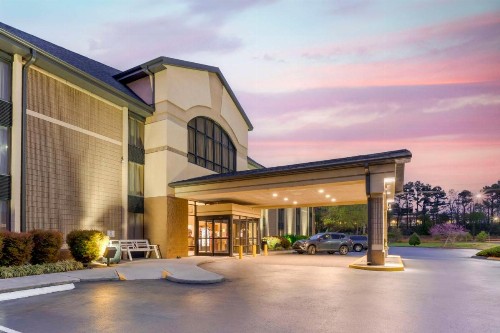 Best Western Plus Knoxville Cedar Bluff - image 3