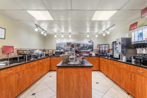 Best Western Plus Knoxville Cedar Bluff - image 33