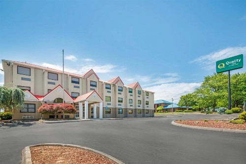 Microtel Inn by Wyndham Knoxville - image 1