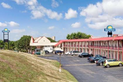 Days Inn by Wyndham Knoxville West - image 11