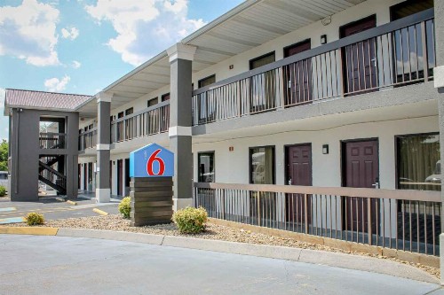 Motel 6 Knoxville Tn - East