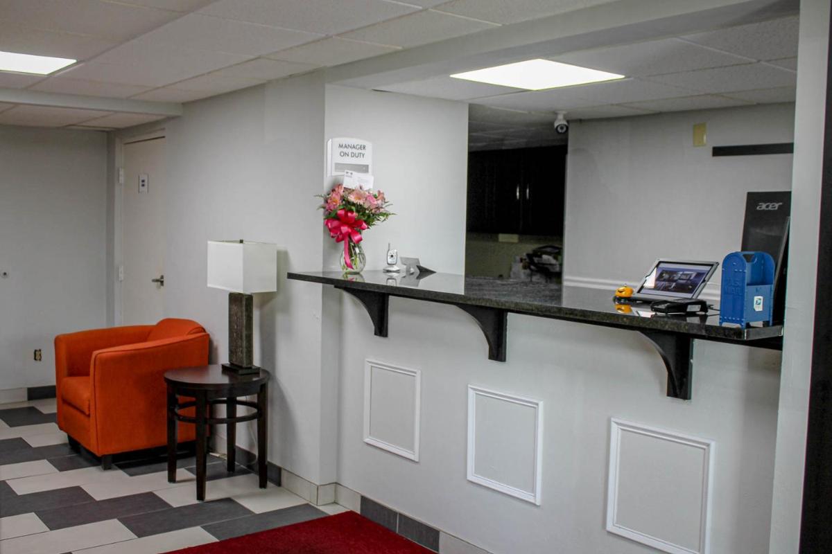 Motel 6 Knoxville Tn - East - image 2
