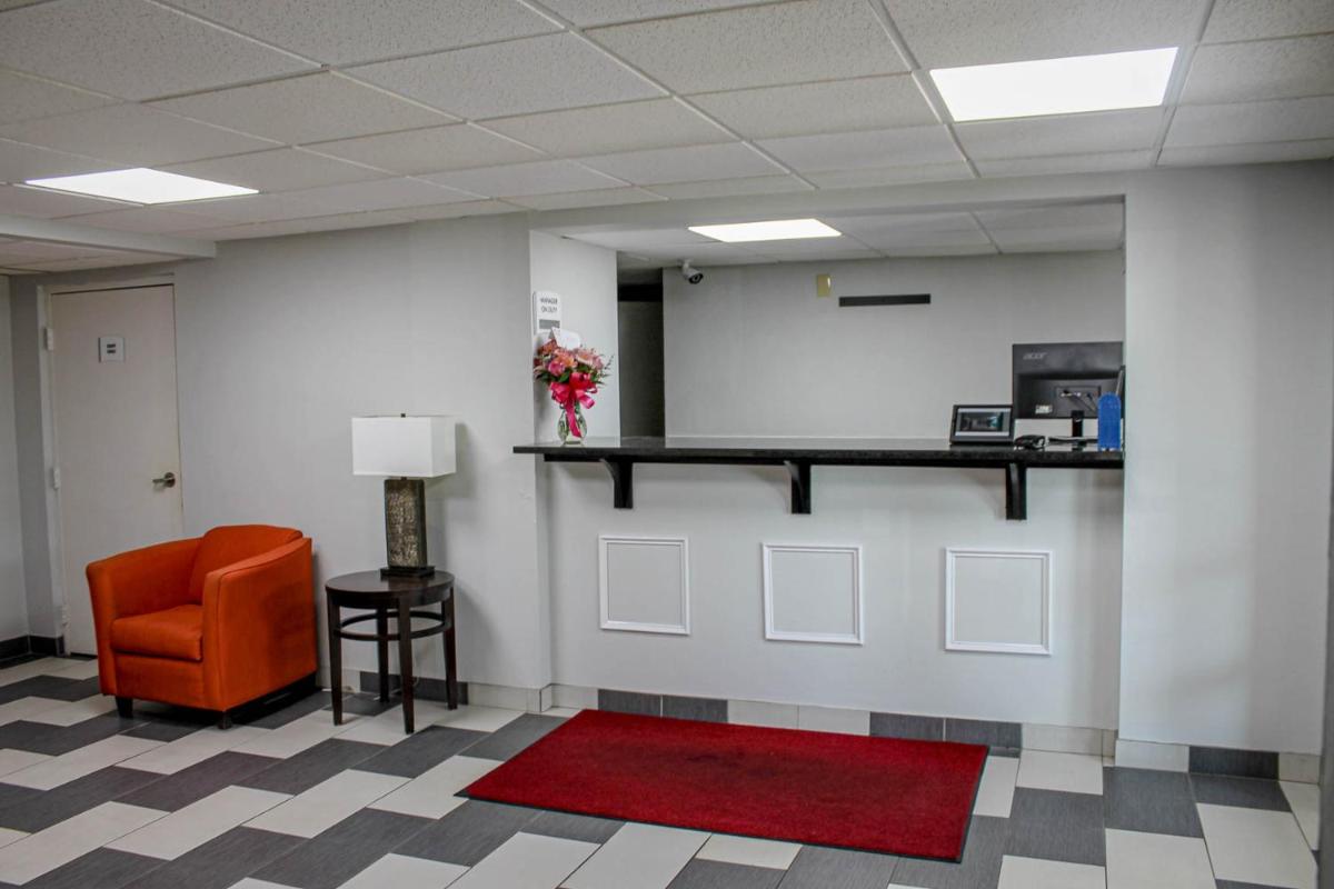 Motel 6 Knoxville Tn - East - image 3