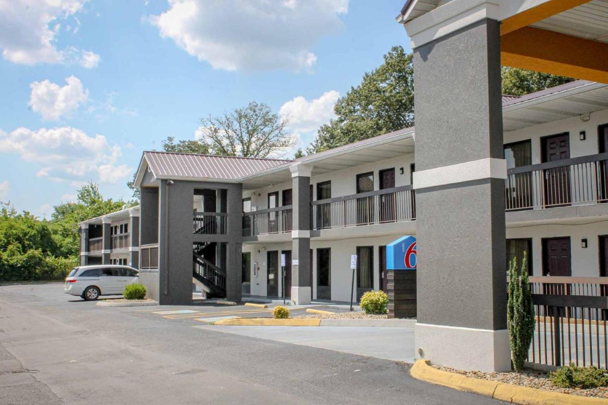 Motel 6 Knoxville Tn - East - image 4