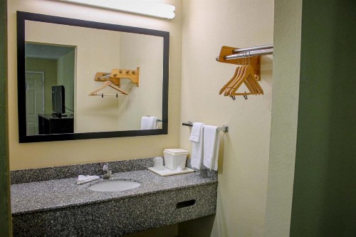 Motel 6 Knoxville Tn - East - image 8