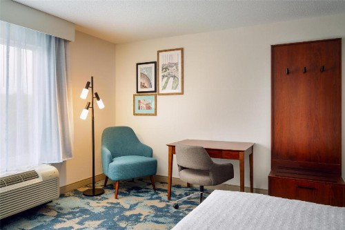 Hampton Inn & Suites Knoxville-Turkey Creek - image 12