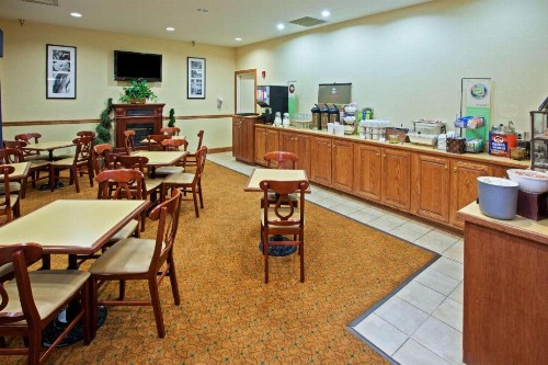 Country Inn & Suites by Radisson Knoxville West TN - image 5