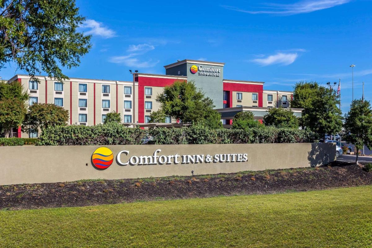 Comfort Inn & Suites Knoxville West - main image