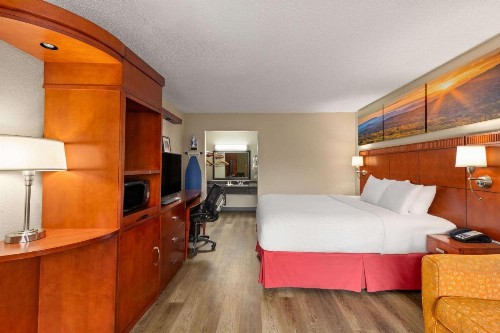 Days Inn by Wyndham Knoxville East - image 22