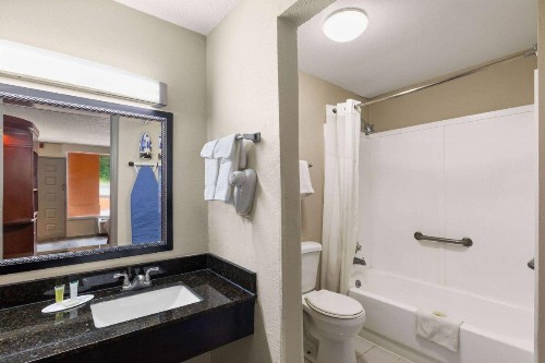 Days Inn by Wyndham Knoxville East - image 25
