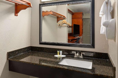 Days Inn by Wyndham Knoxville East - image 26