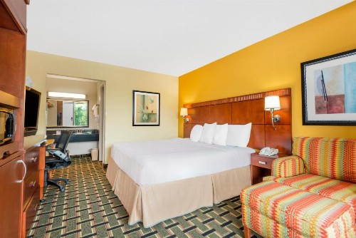 Days Inn by Wyndham Knoxville East - image 28