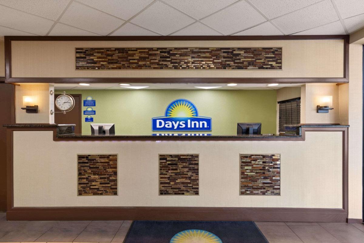 Days Inn by Wyndham Knoxville East - image 3